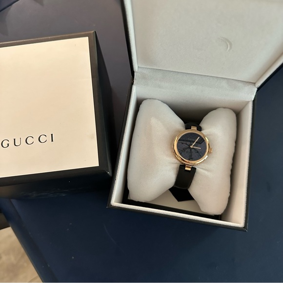 Gucci watch - Picture 2 of 5